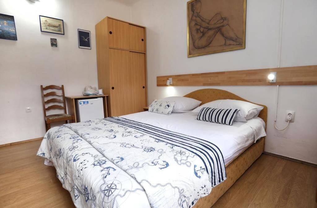 Rooms With A Parking Space Trogir - 17442 Номер фото