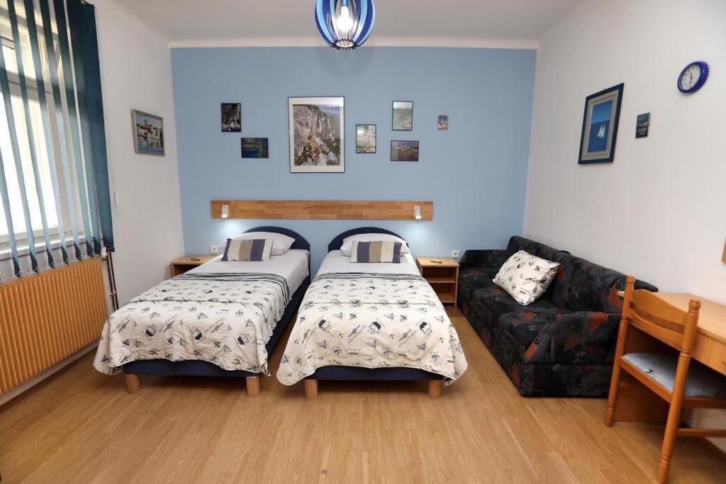 Rooms With A Parking Space Trogir - 17442 Номер фото